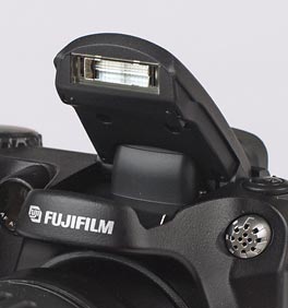 Fujifilm FinePix S5600 - flash