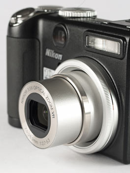 Nikon Coolpix P5000 - lens