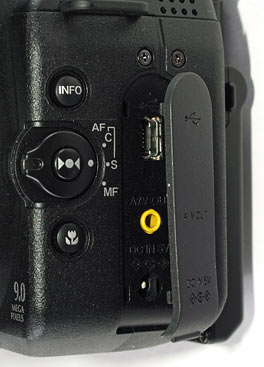 Fujifilm FinePix S9600 - sockets