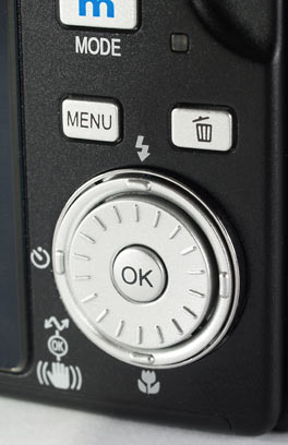 Nikon Coolpix S7c - controls