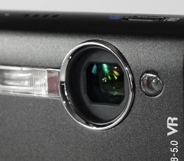 Nikon Coolpix S7c - lens